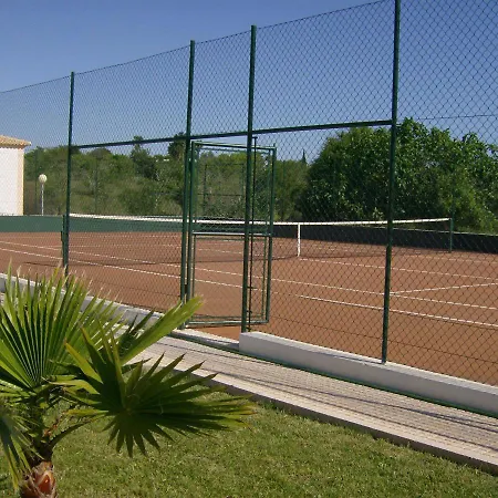 펜션 Portugal, Guia, Town House In Manicured Gardens *