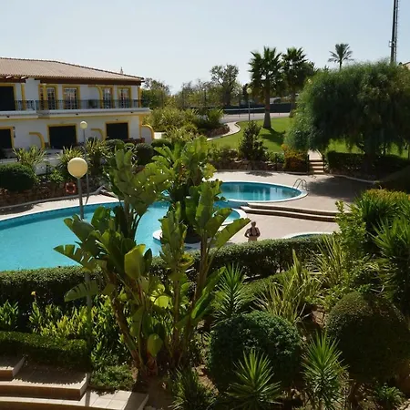 펜션 Portugal, Guia, Town House In Manicured Gardens